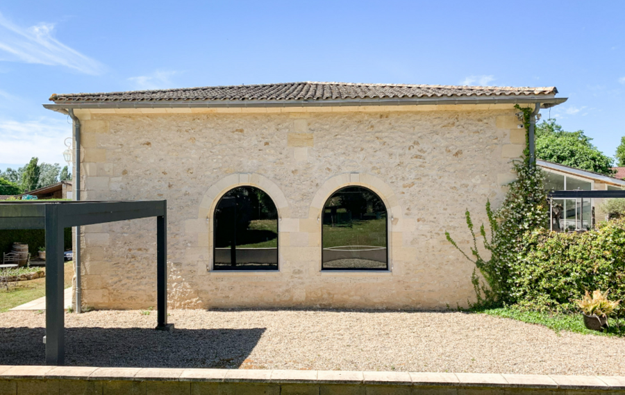 Alliez esthétisme et performance avec la pose de vos fenêtres à Angers