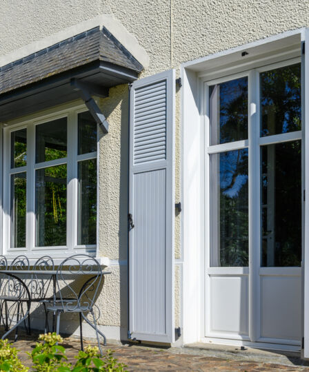 Rénovation de fenêtres à Angers : pourquoi choisir la menuiserie PVC ?